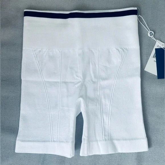 2pc Set ALALA Barre Seamless Tank Top & Shorts - Picture 11 of 16